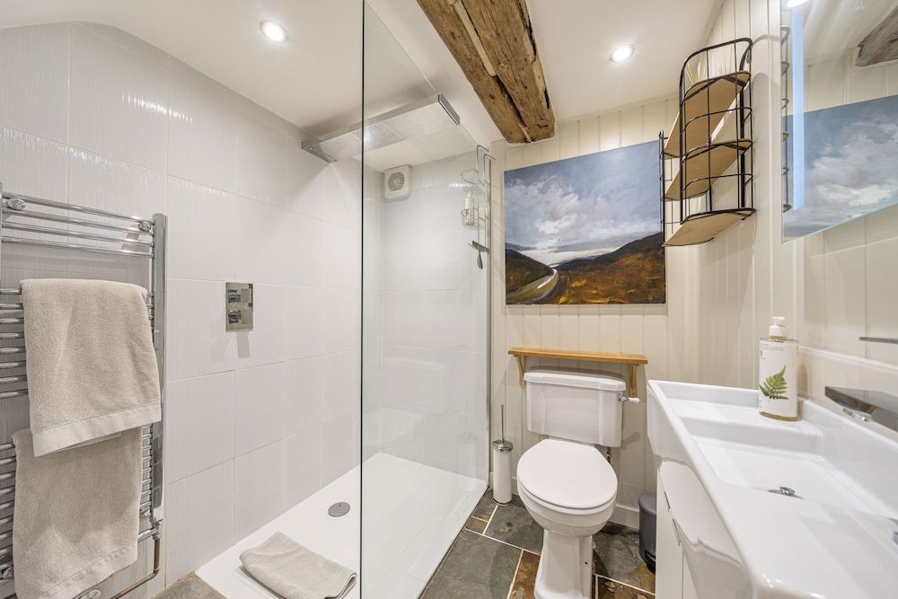 Barton Cottage Bed and Breakfast Deluxe Room 6