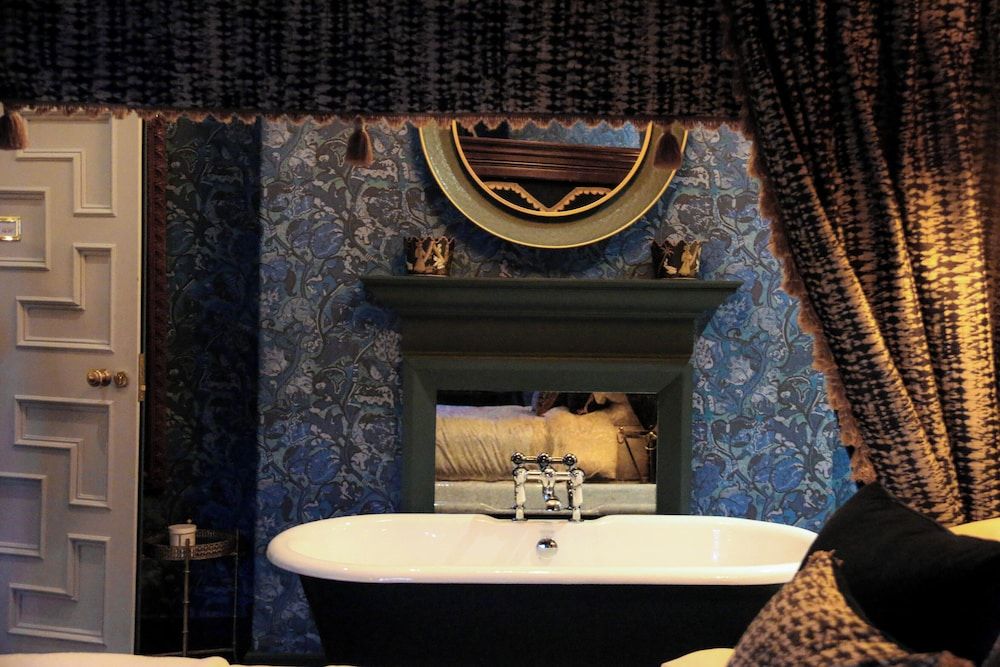 The Highfield House Junior Suite, Garden View 7