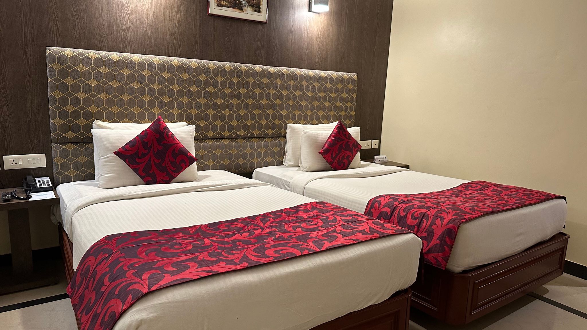 Hotel Annamalai International Premium Twin Room