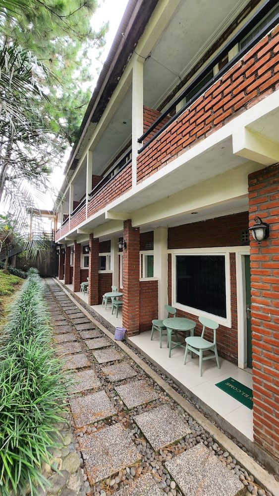 Bukit Alamanda Resort & Resto Deluxe Cattleya 16