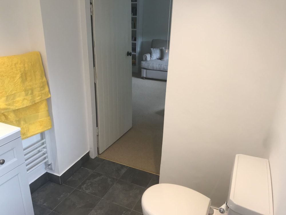 Corner House Superior Double Room, Ensuite, Garden View (The Green Room ) 9