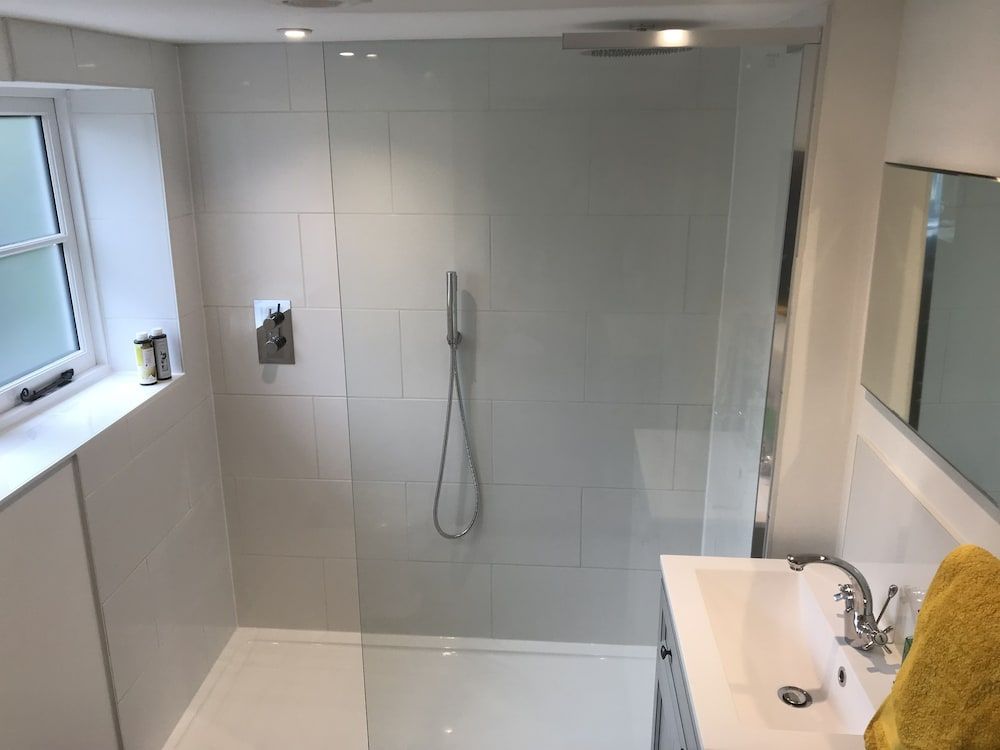 Corner House Superior Double Room, Ensuite, Garden View (The Green Room ) 8