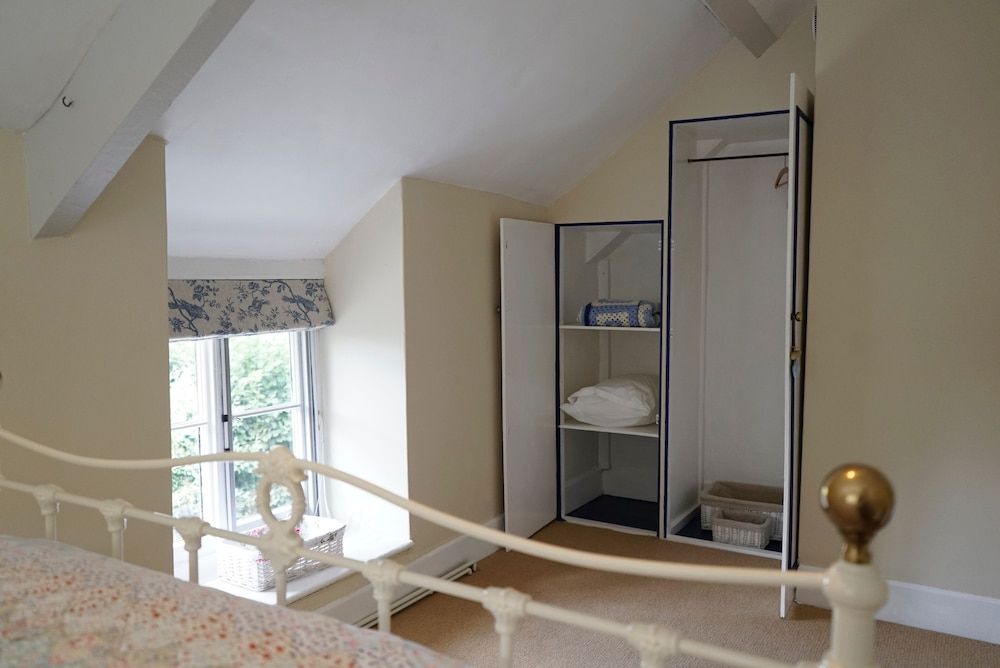 Corner House Deluxe Double Room, Private Bathroom (Blue Room)