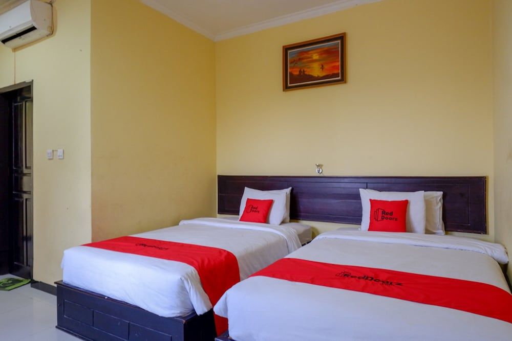 Deluxe Twin Room (Reddoorz)