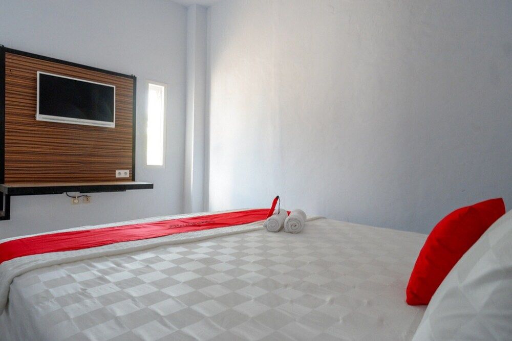 Superior Room (RedDoorz)