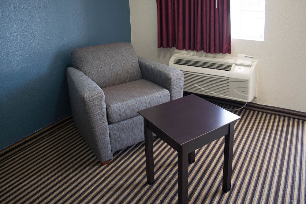 Countryside Inn Single Room, 1 King Bed, Non Smoking 7