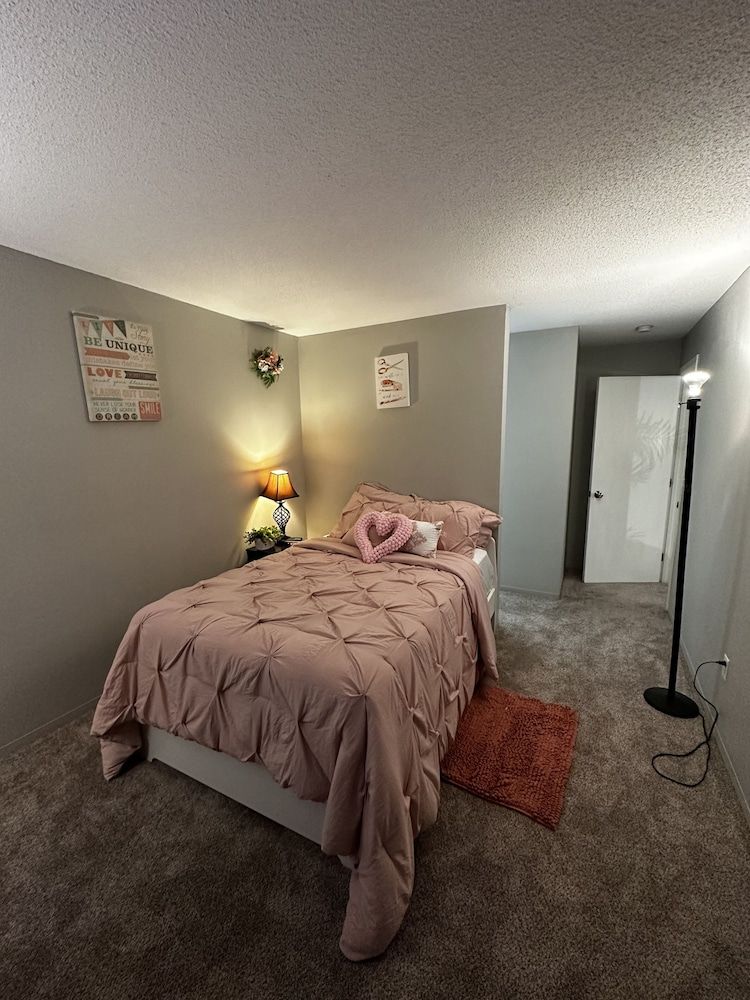 Executive Condo, 2 Bedrooms, Non Smoking, City View