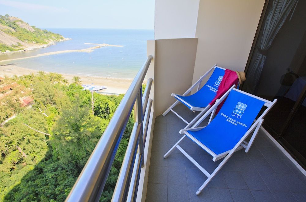 Blue Wave Hotel Hua Hin Deluxe Room 5