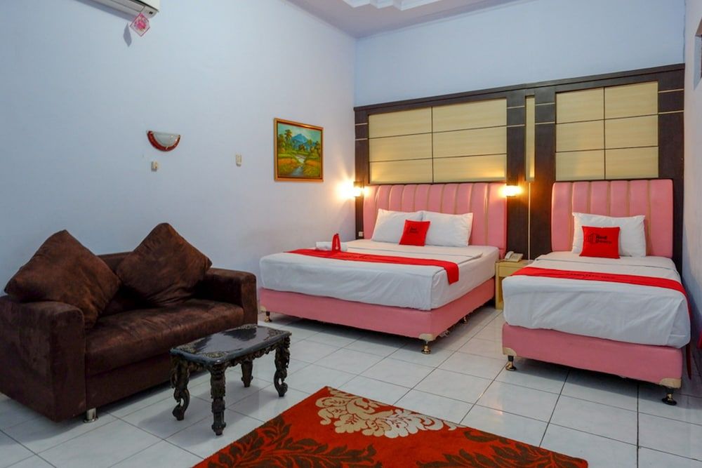Family Room (Reddoorz)