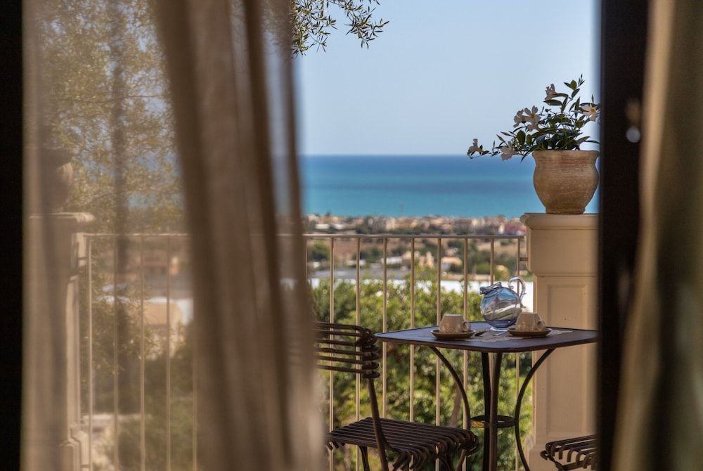 RoccaSeta dimore siciliane Deluxe Double Room 6