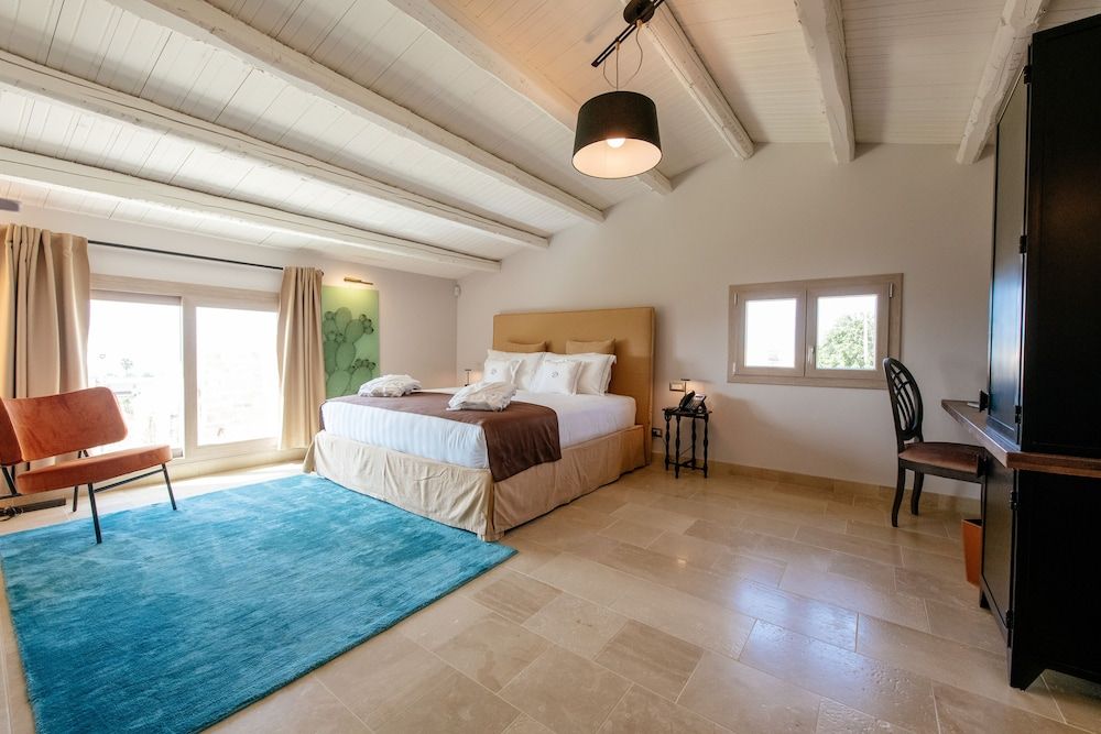 POGGIO LEANO Superior Room 4