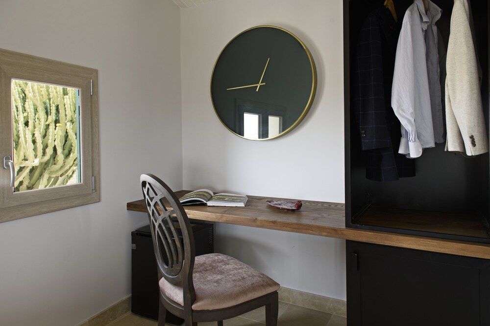 POGGIO LEANO Superior Room 3