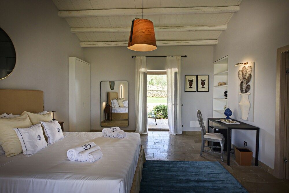 POGGIO LEANO Deluxe Double Room 3