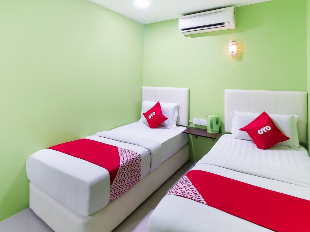 undefined OYO 89665 Royale City Hotel 6