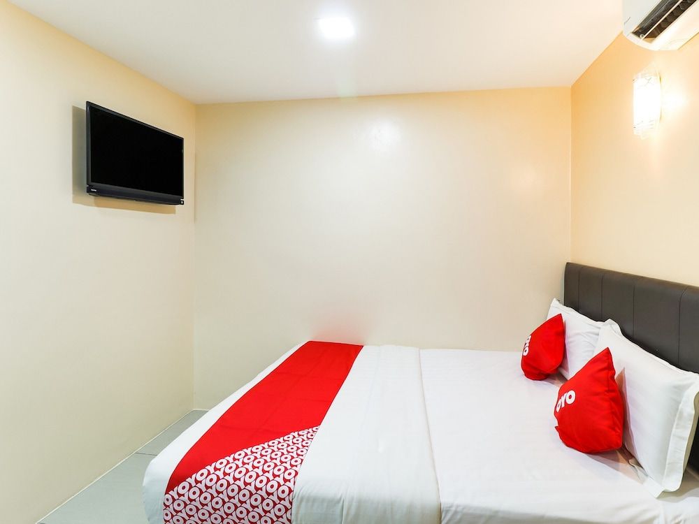 undefined OYO 89665 Royale City Hotel 9