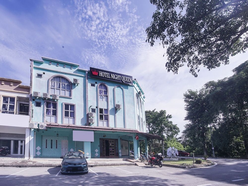 undefined Hotel Night Queen salak Tinggi 7