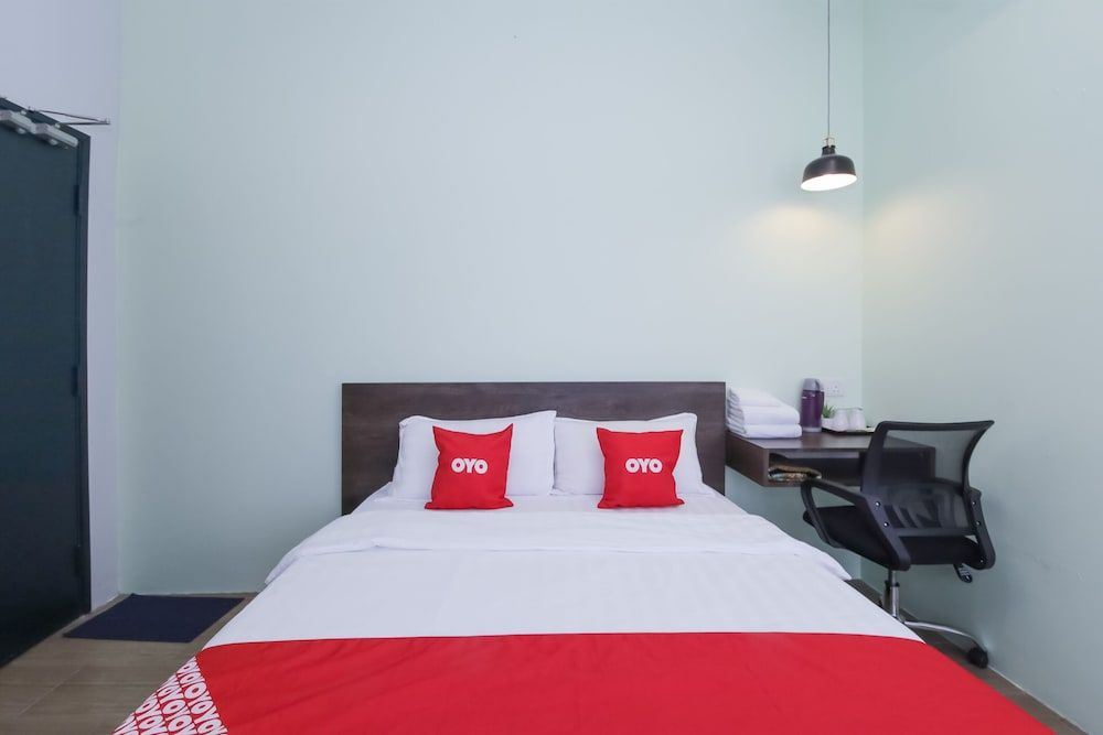 undefined OYO 90399 Green Home Hotel 6