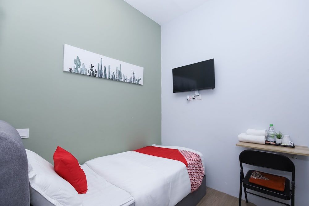 undefined OYO 90399 Green Home Hotel 8