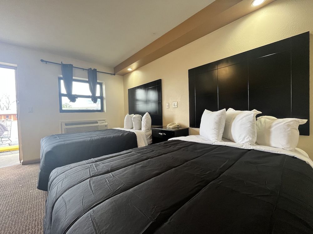 Circle Motel Lodge Deluxe Double or Twin Room 7