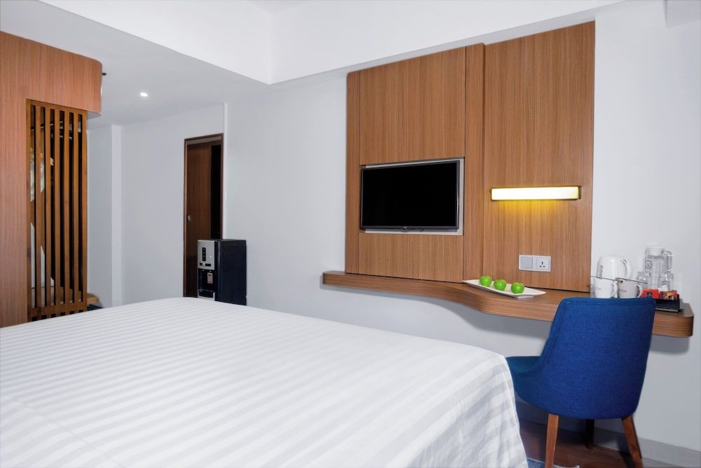 Aston Inn Cilacap Deluxe Premier Room 2