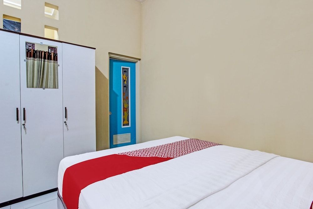 Hotel O Amole Paviliun Syariah Standard Double Room 11