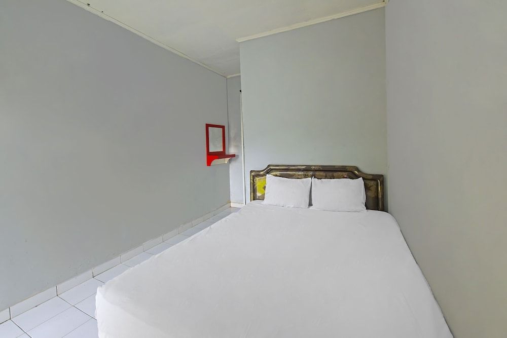 Hotel O Cipto Arum Economy Double Room 4