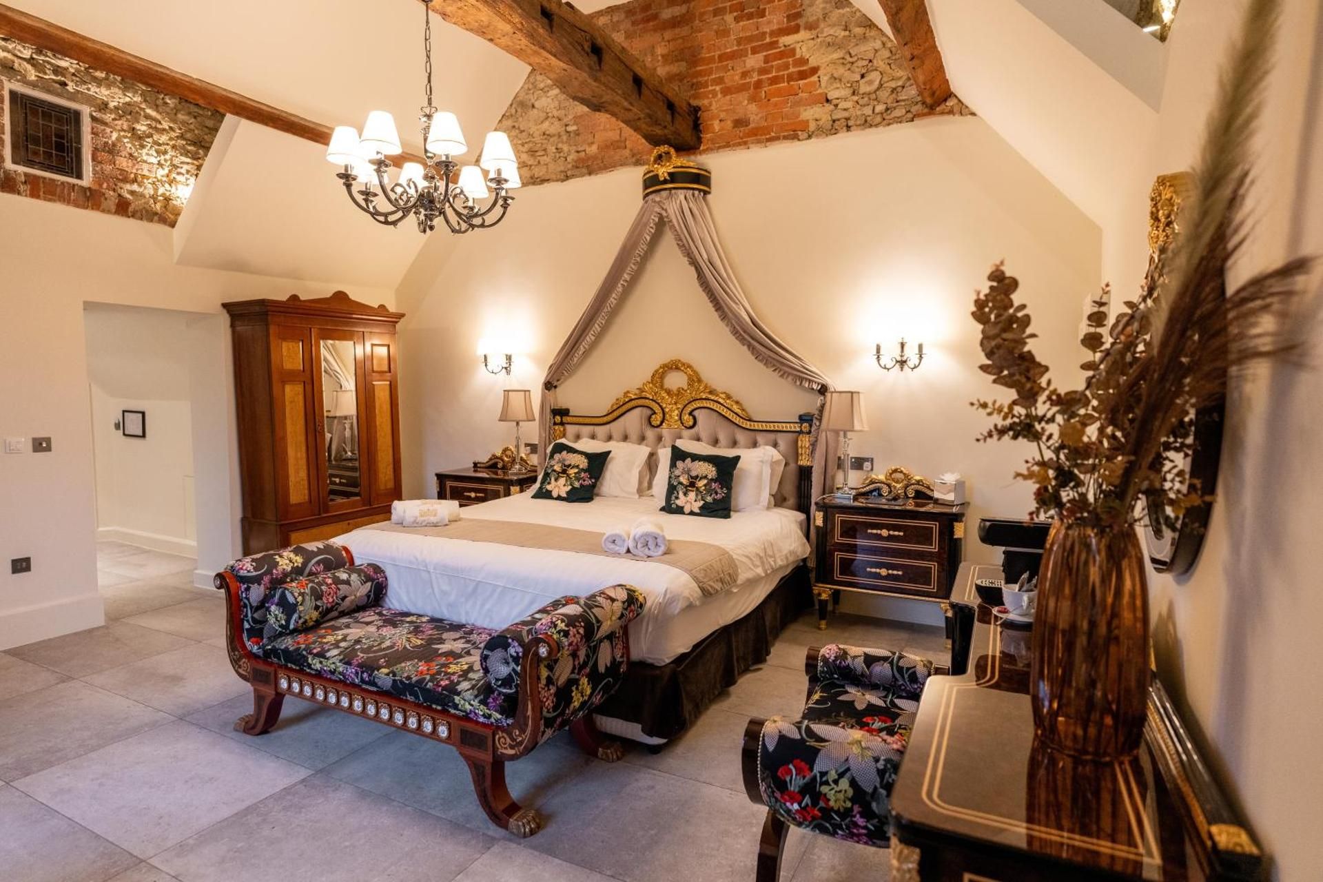 Weston Manor Hotel Junior Suite 13