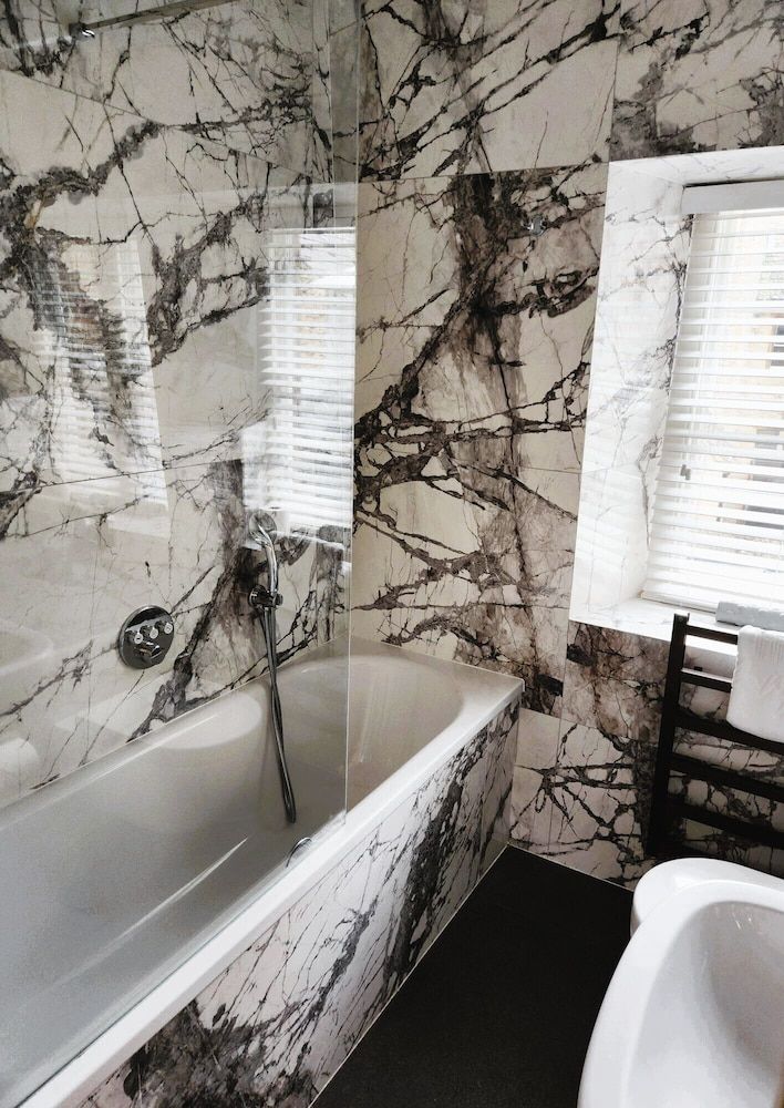 Weston Manor Hotel Classic Double Room 15