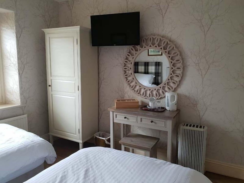 Queen Catherine Hotel Deluxe Twin Room 2