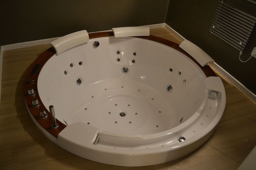 Luxury Room, Jetted Tub