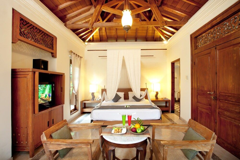3 Bed Room Mayang Villa with Private Pool and Open Air Javanese Pendopo