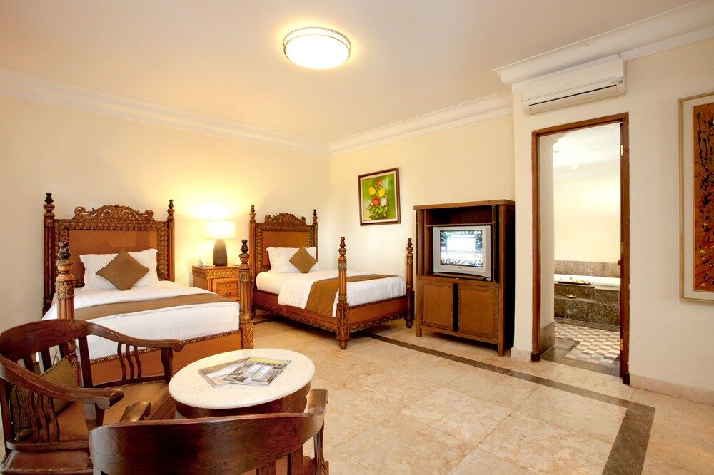 2 Bed Rooms Manggar Villa Pool View
