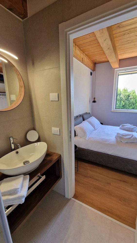 CasaOssan Business Double or Twin Room 2