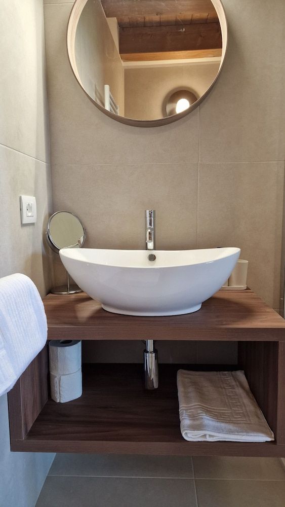 CasaOssan Comfort Double or Twin Room 5