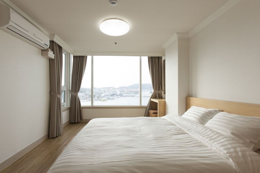 Kumho Tongyeong Marina Resort Suite Deluxe 2