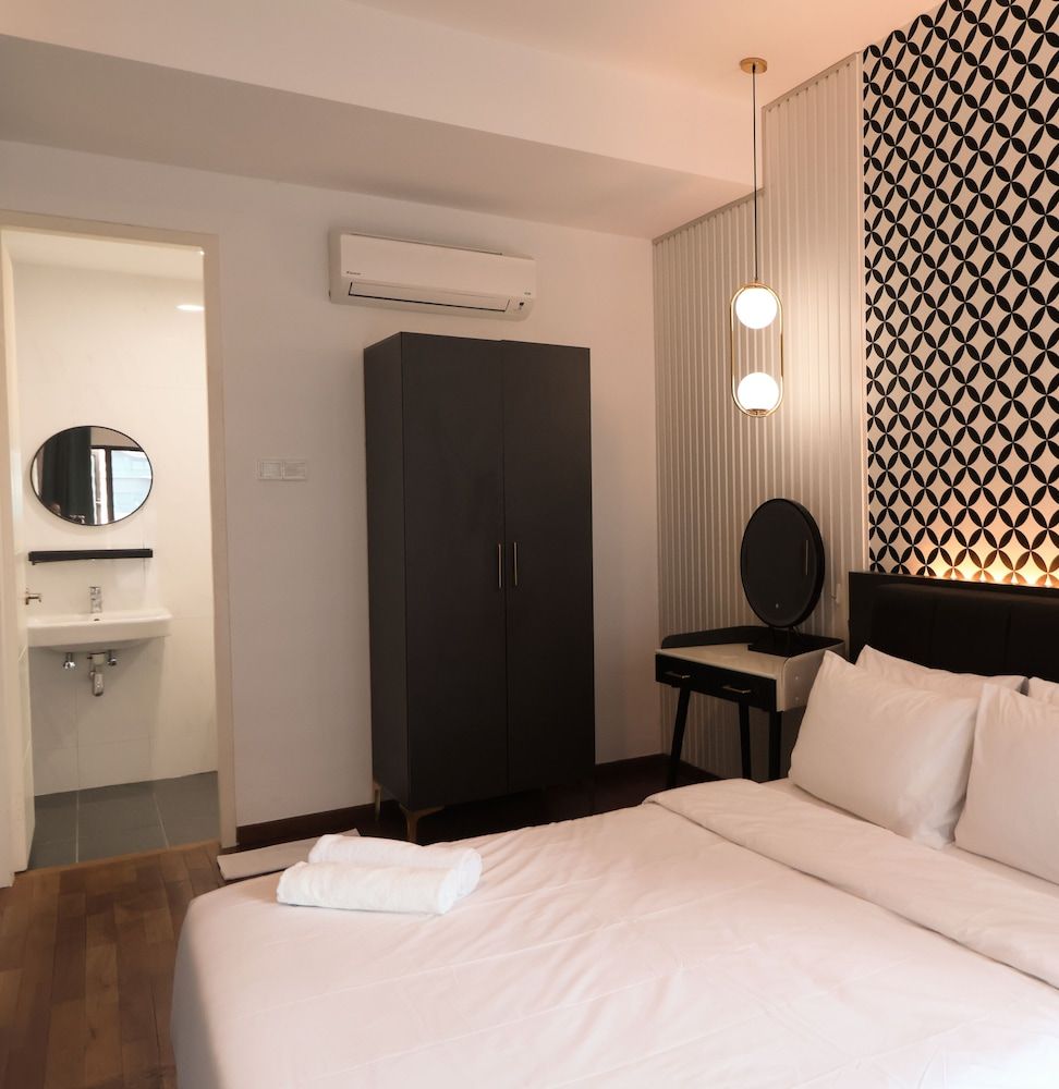 Reizz Residence