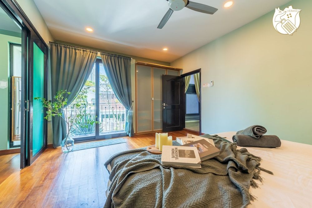 6BR Ampang Pool Villa 26P with Garden