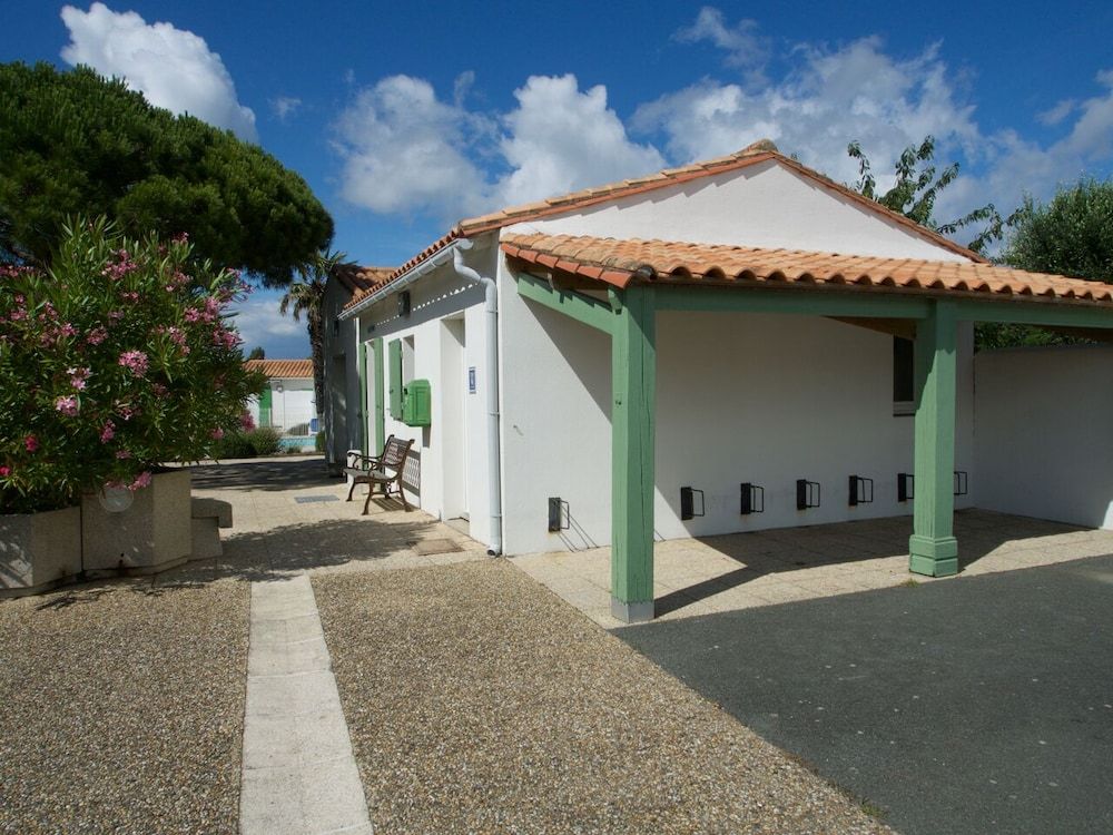 Superior House, Garden View (11)