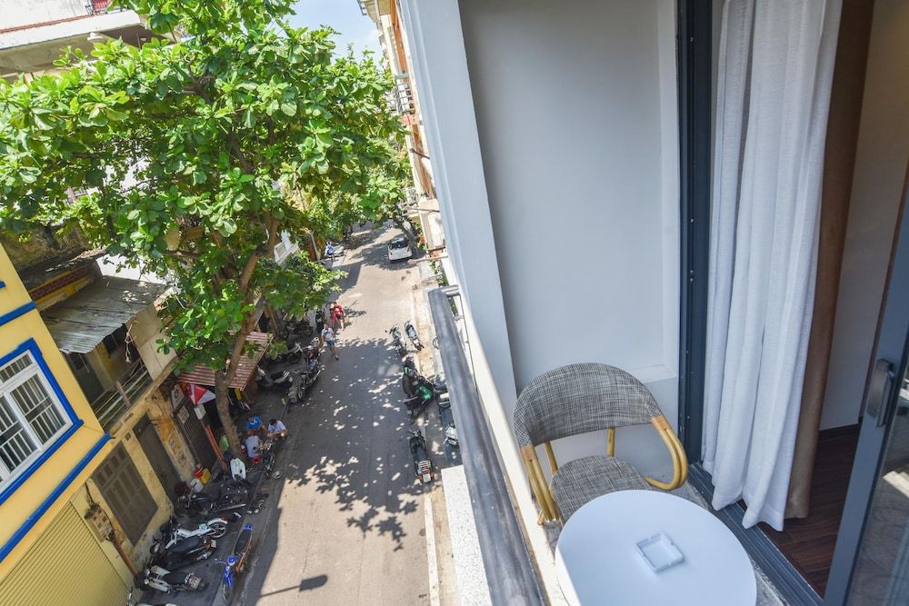 Stelward Prima Hotel Street View Balcony Suite 9