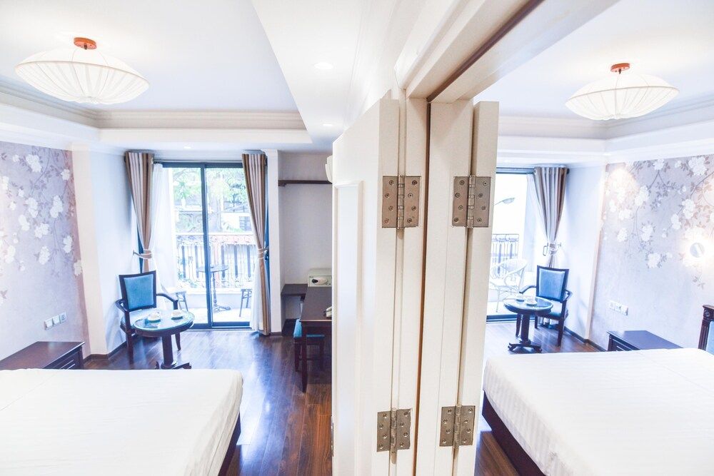 Stelward Prima Hotel Street View Balcony Interconnecting Suite 2