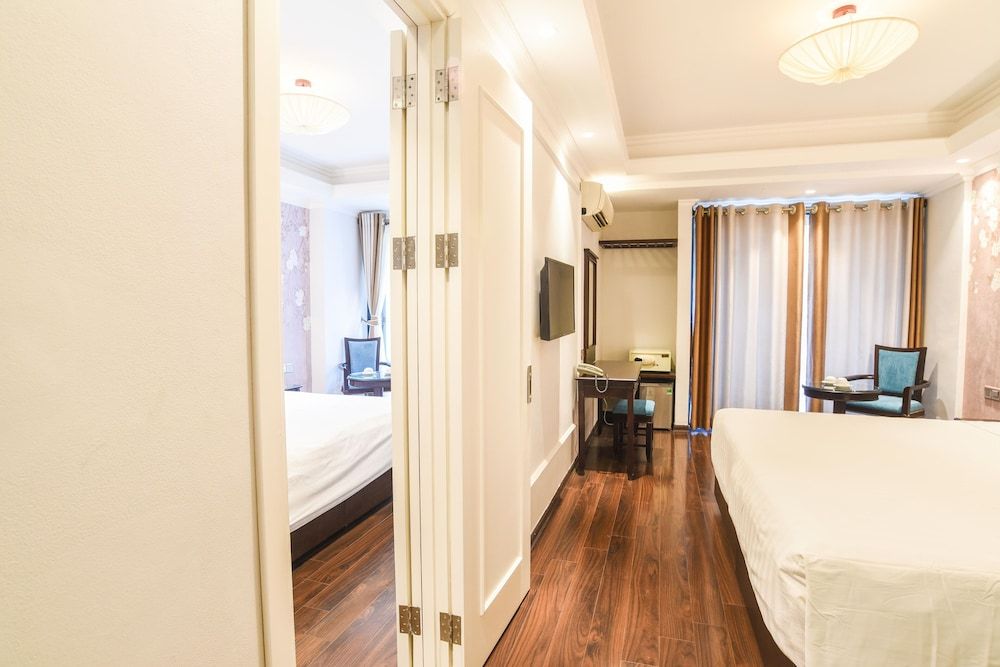 Stelward Prima Hotel Street View Balcony Interconnecting Suite 3