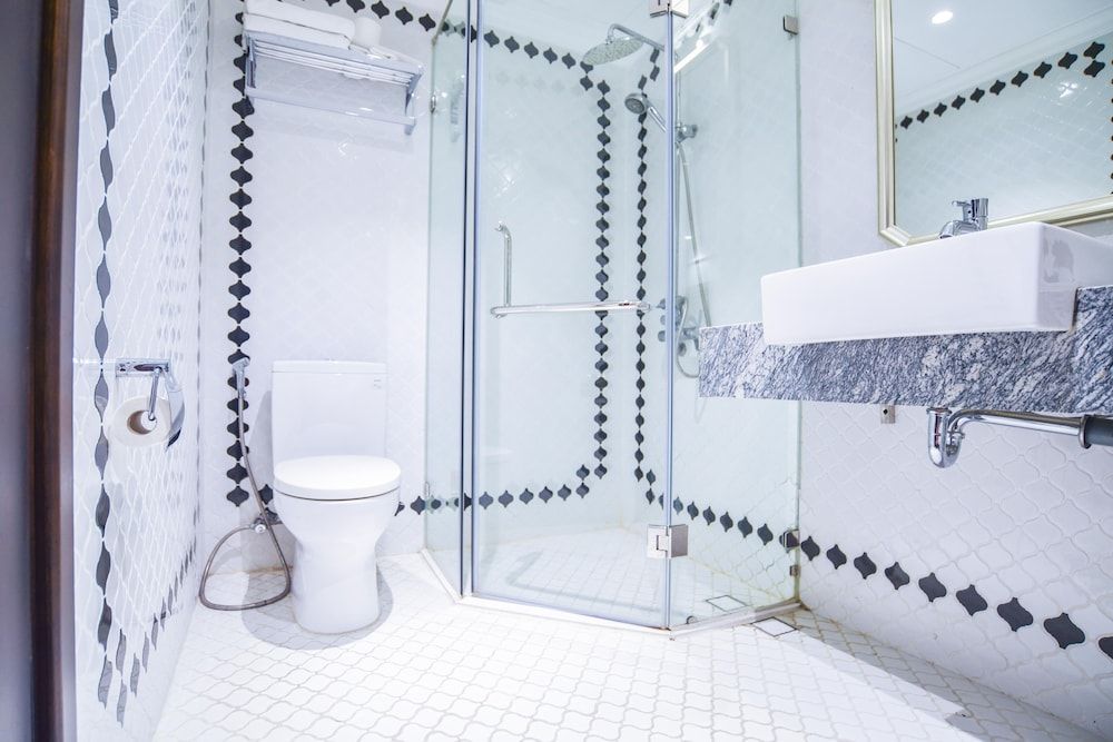 Stelward Prima Hotel Street View Balcony Suite 18