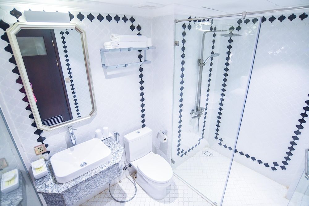 Stelward Prima Hotel Street View Balcony Suite 21