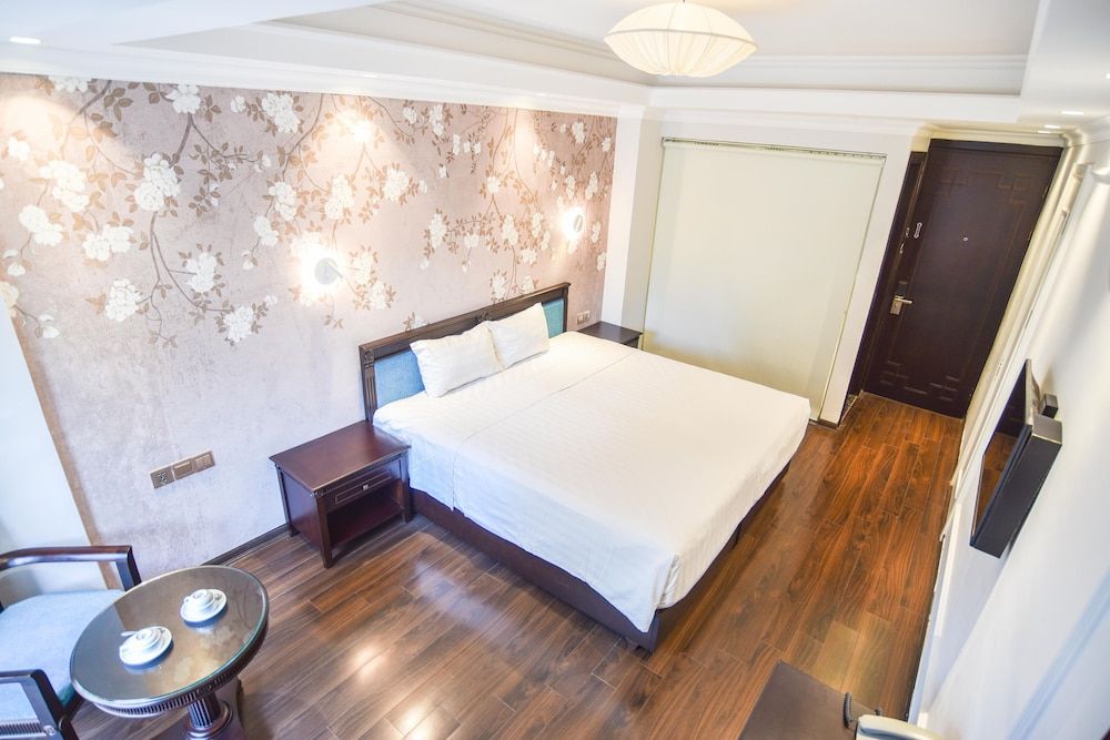 Stelward Prima Hotel Street View Balcony Suite 8