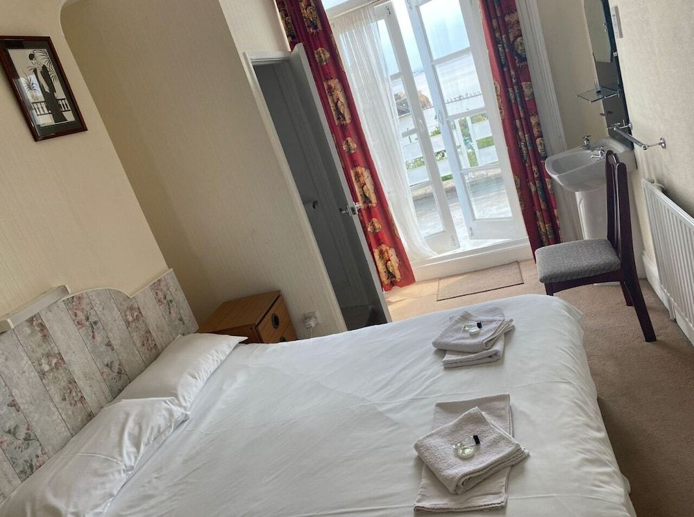 Standard Double Room, Shared Bathroom