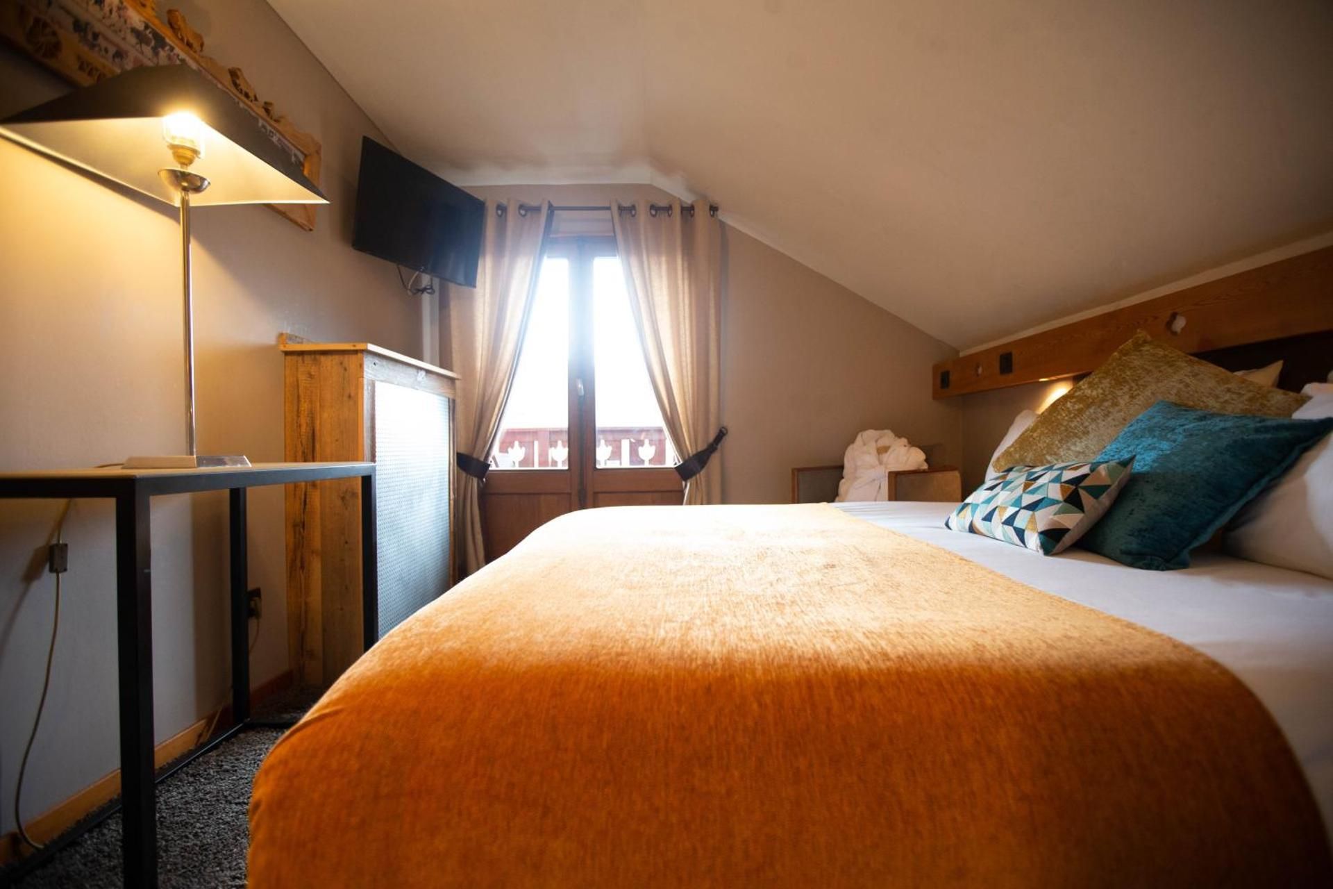 Quadruple Room with Mountain View