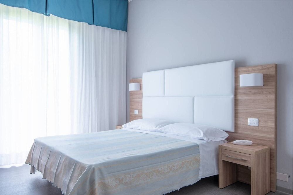 Deluxe Double Room, City View