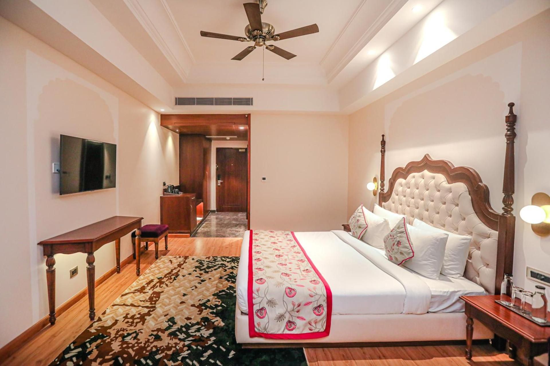 Balcony Room