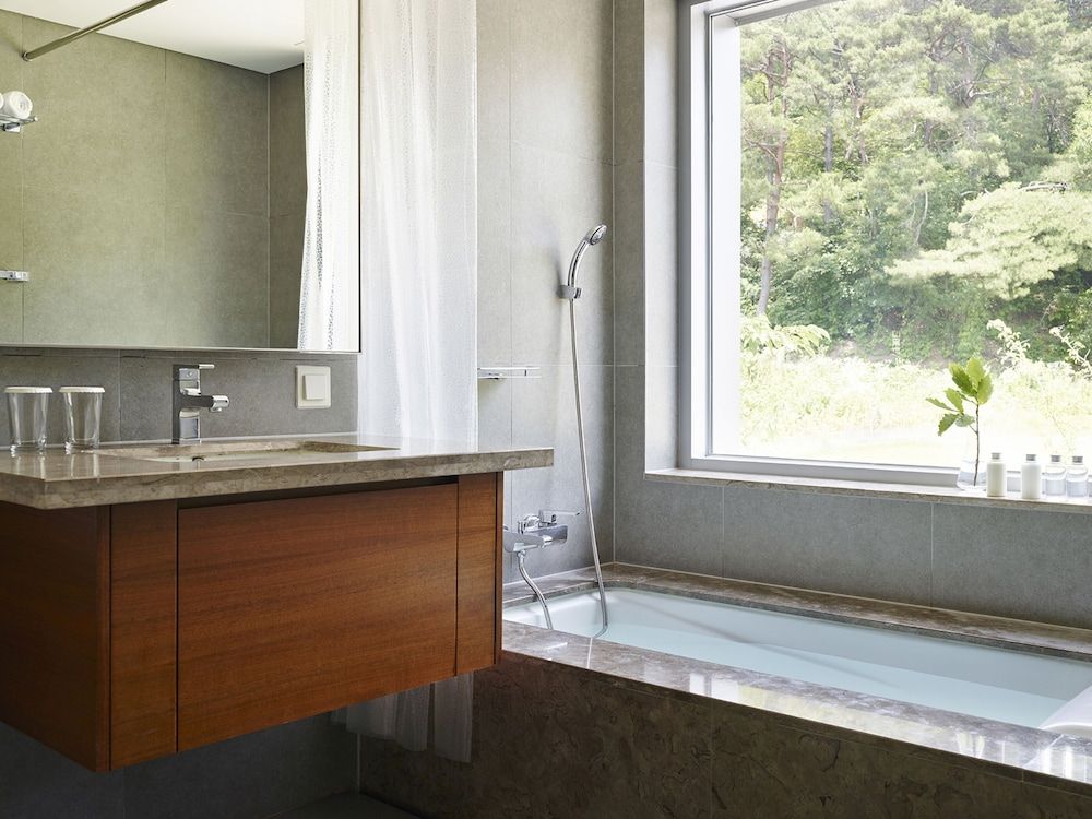 The Suites Hotel Namwon Villa (Cherry) 4