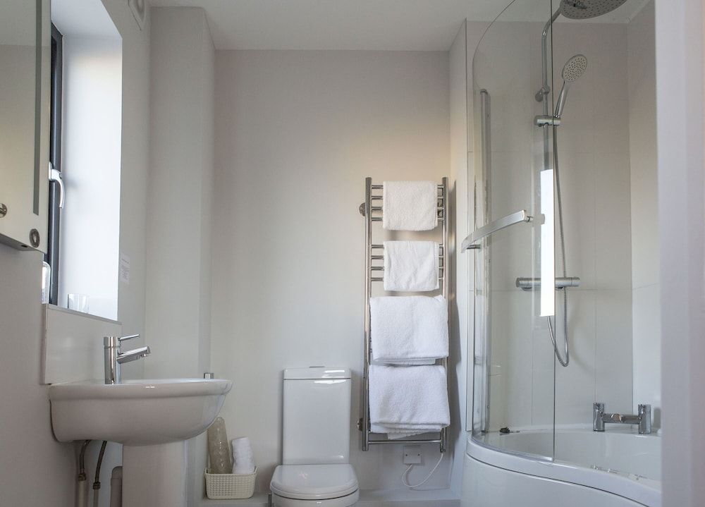 Victoria Inn Brewhouse B&B Superior Room, 1 King Bed 4